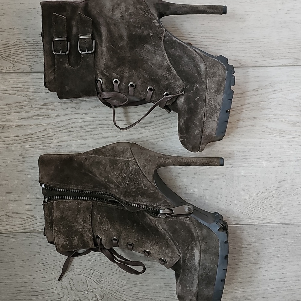 Sam Edelman Stylish Grey Suede Women's Boots